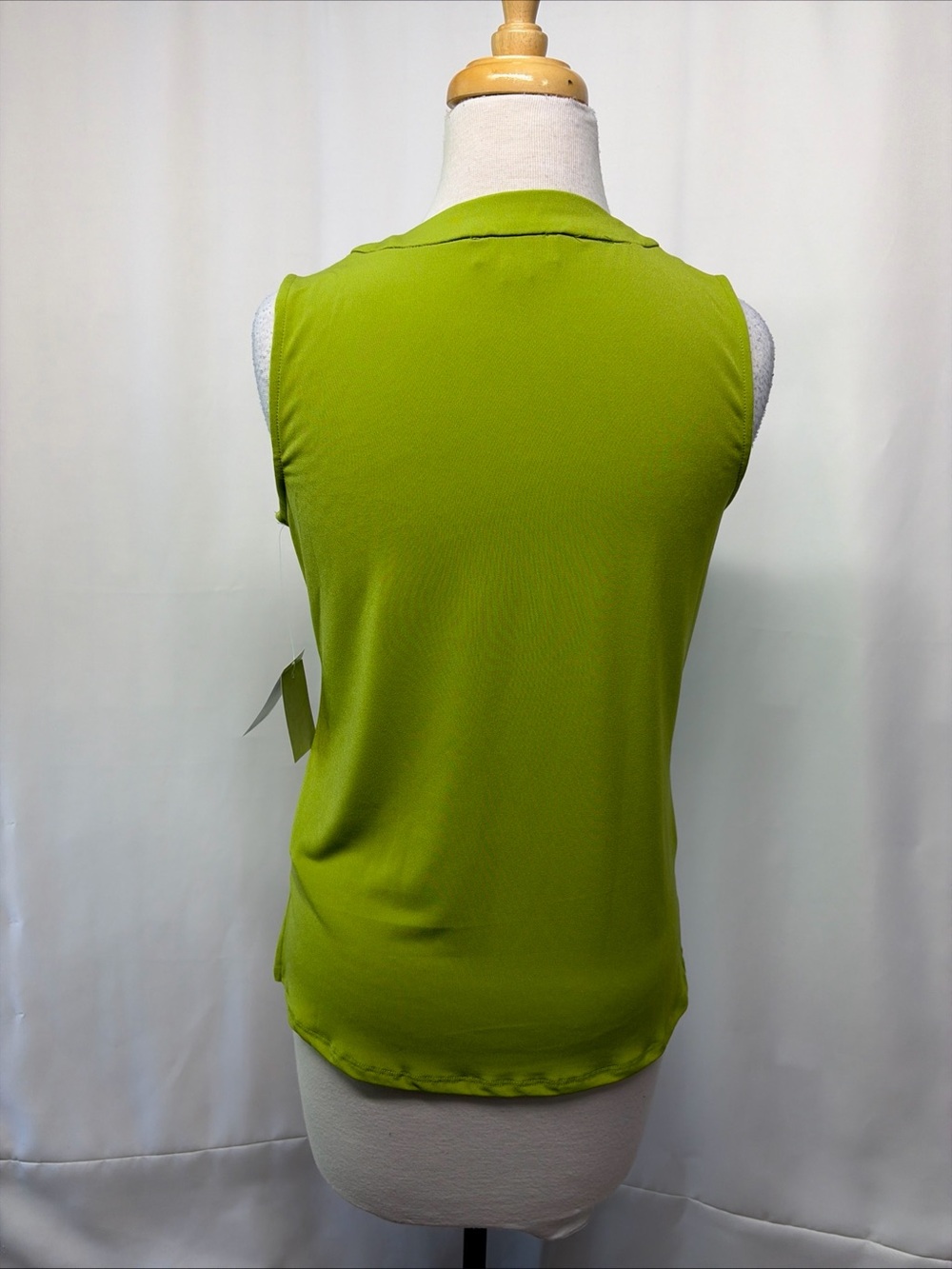 Carmen Marc Volvo Women’s Top XS Lime Stretch Sleeveless V Neck Brass Grommets - Picture 9 of 13